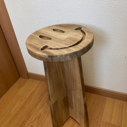 ニコちゃんのスツール　スマイリースツール 4枚目の画像