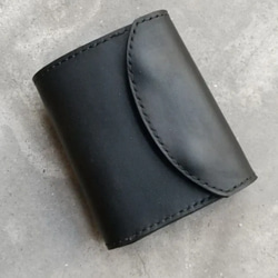 【ハンドメイド】エイジングを楽しめる黒ヌメ革のマネークリップ赤ステッチ 黒革赤ステッチのミニマリスト財布1型をつくる | kumosha