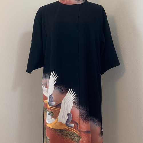 M～Lサイズ 黒留袖からのV襟着物リメイクドレスです ✴︎✴︎✴︎