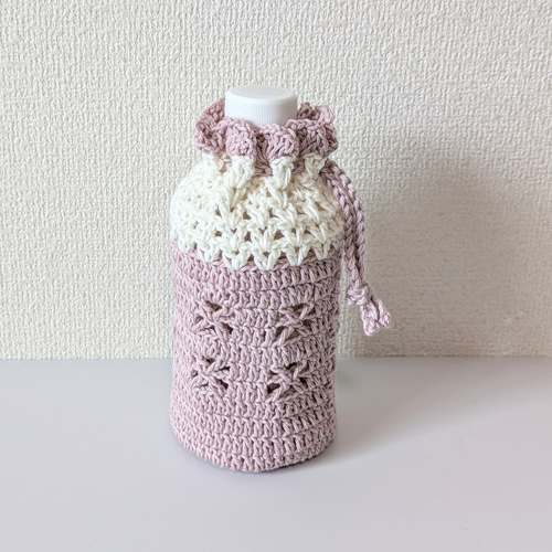 ペットボトルカバー　北欧風花柄　オフホワイト　ハンドメイド ペットボトルカバー 北欧風花柄 オフホワイト ハンドメイド