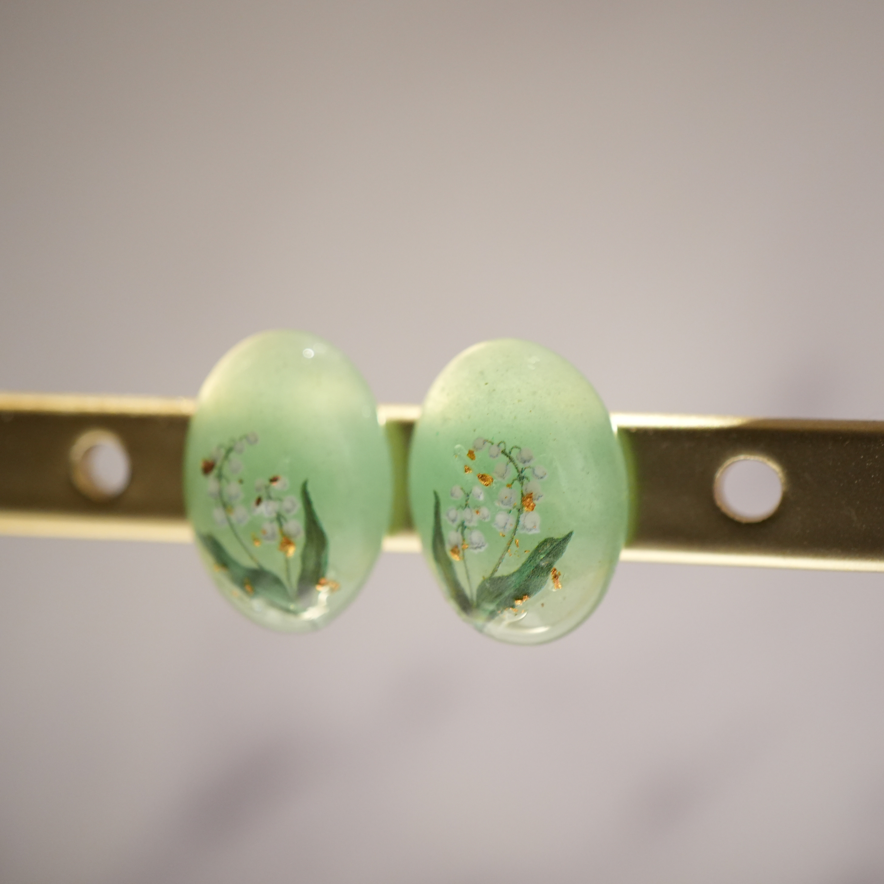 グリーンアベンチュリンとすずらんのピアス イヤリング  鈴蘭