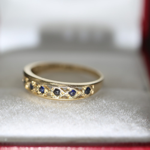 ビンテージ 英国 1979年 ブルーサファイア 375 9金 指輪 J187 ビンテージ 英国 1979年 ブルーサファイア 375 9金 指輪 J187