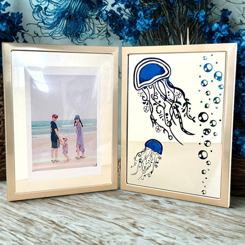 ホワイトフレーム クラゲ アート F 0サイズインテリア雑貨 ホワイトフレーム クラゲ アート F 0サイズインテリア雑貨 ホワイト