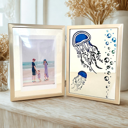 背面彫刻×手描き彩色ミラー写真立て｜夏インテリア 癒しギフト クラゲ