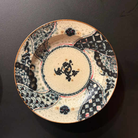 詩瓷集 中国唐風青花磁 窓絵花卉｜唐草文様 小皿 菓子皿 新入荷 直径約15cm 景徳鎮製 6枚目の画像