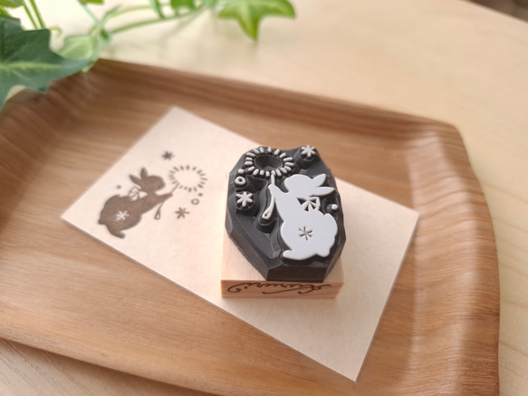 タンポポの綿毛とうさぎ　消しゴムはんこ スタンプ 3枚目の画像
