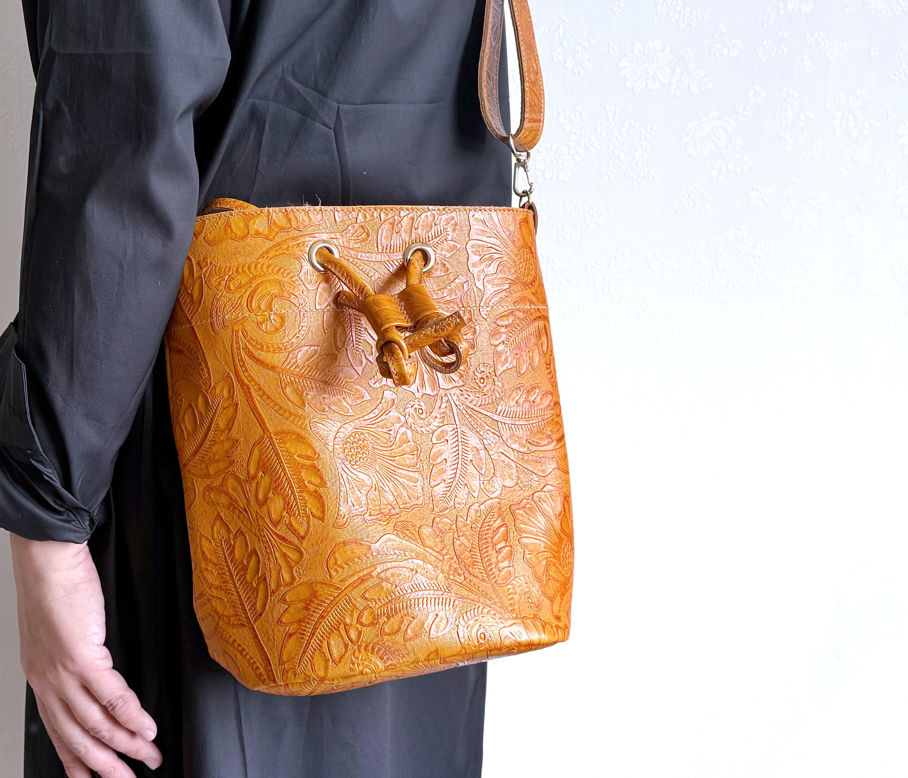 バケツ 巾着  ショルダー 上質 本革 レザー ボタニカル キャメル