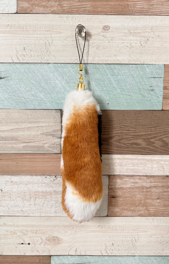 三毛猫柄　しっぽストラップ　しっぽキーホルダー　アニマルボア　akaneko 2枚目の画像