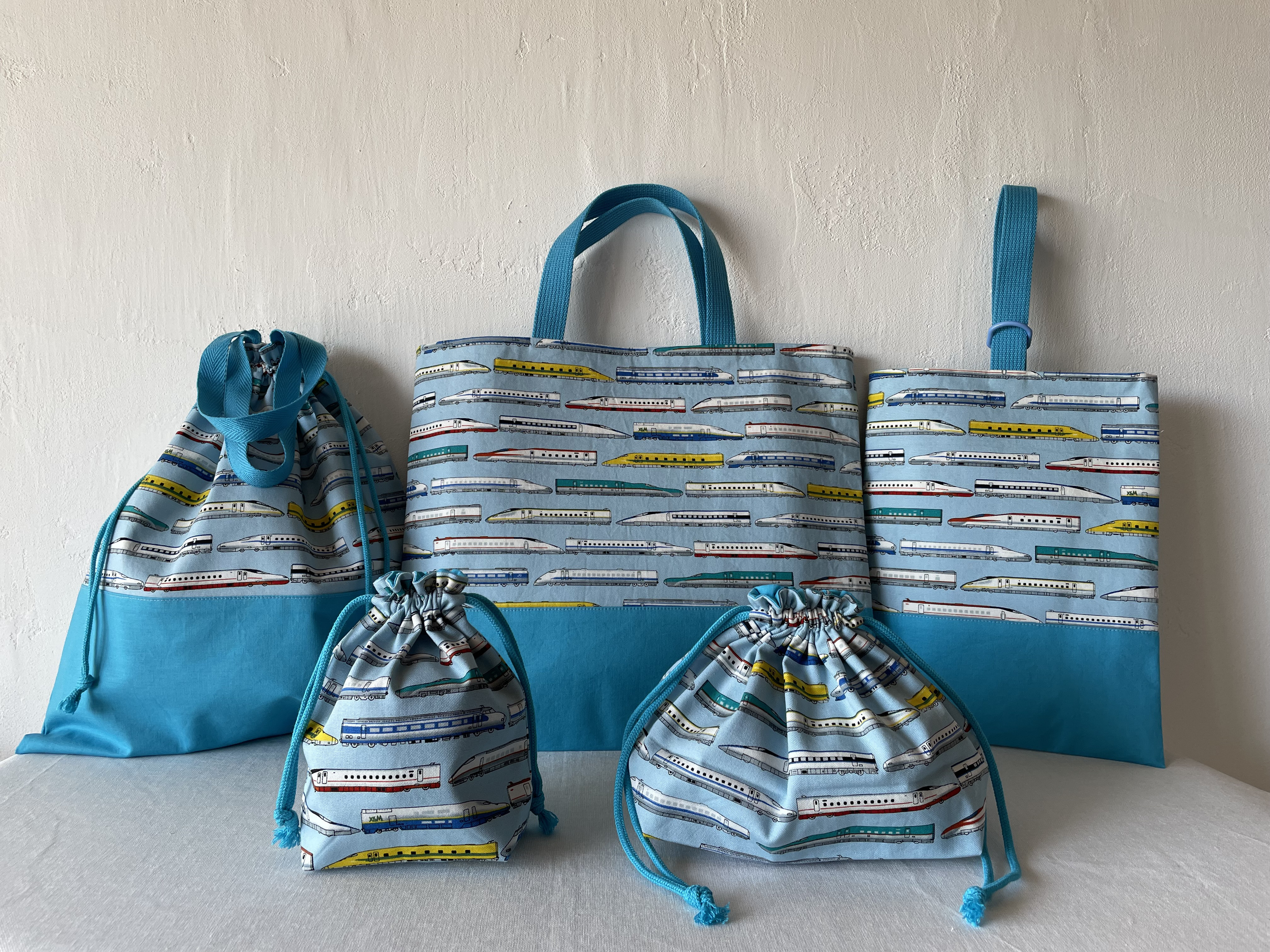 入園入学5点セット　レッスンバッグ、おきがえ入れ、うわぐつ入れ、お弁当袋、コップ袋　新幹線みずいろ