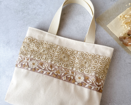 honami　インド刺繍トートバッグホワイト　ハンドメイド honami様専用 インド刺繍トートバッグホワイト ハンドメイド