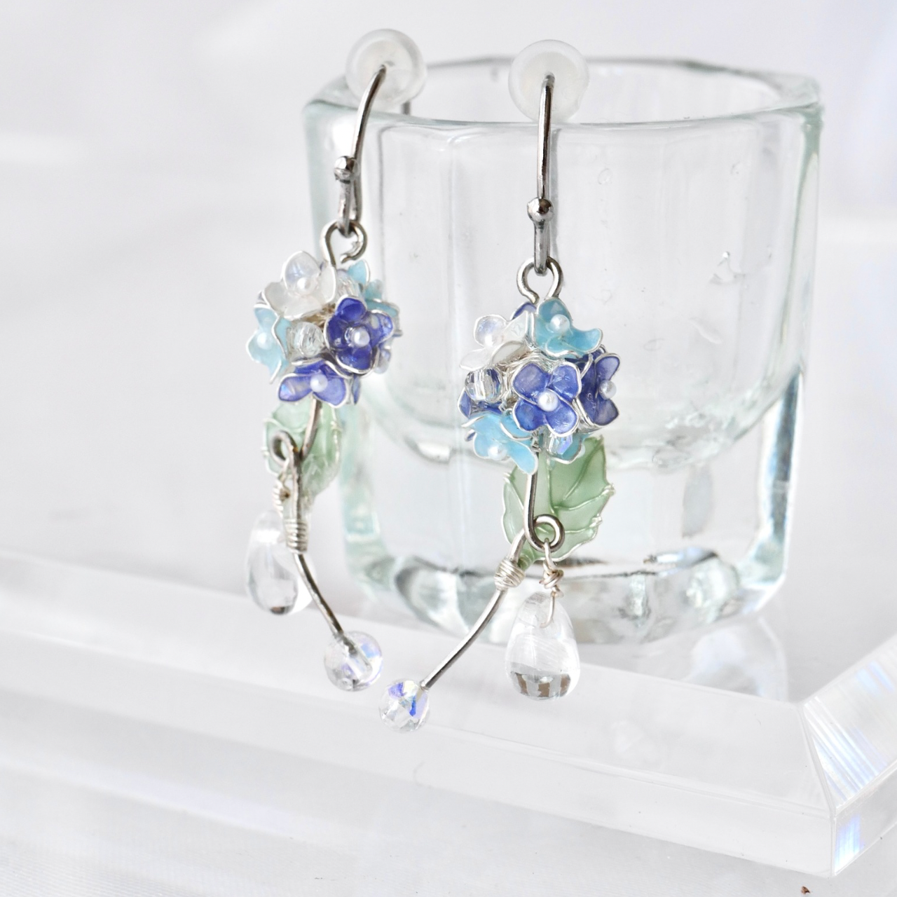 コロンと紫陽花　ブルー　イヤリング/ピアス　ディップアート　ディップフラワー