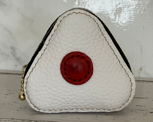 本革】おにぎりポーチ ポーチ corgimama 通販 19218440｜Creema(クリーマ)