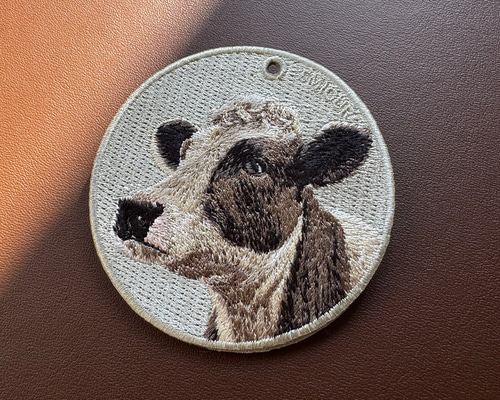 キーホルダー 刺繍 牛 cow 牧場 キーチェーン プレゼント ギフト