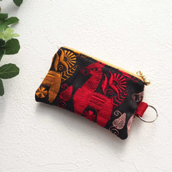 インド刺繍のミニポーチ（ピルケース/コインケース） 2枚目の画像