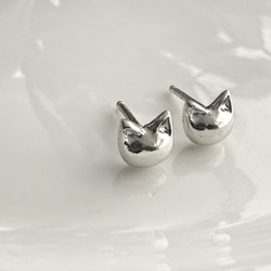 うる艶ねこピアス/silver925 6枚目の画像