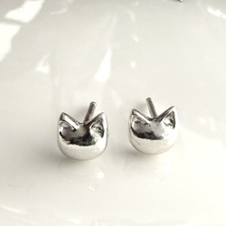 うる艶ねこピアス/silver925 5枚目の画像