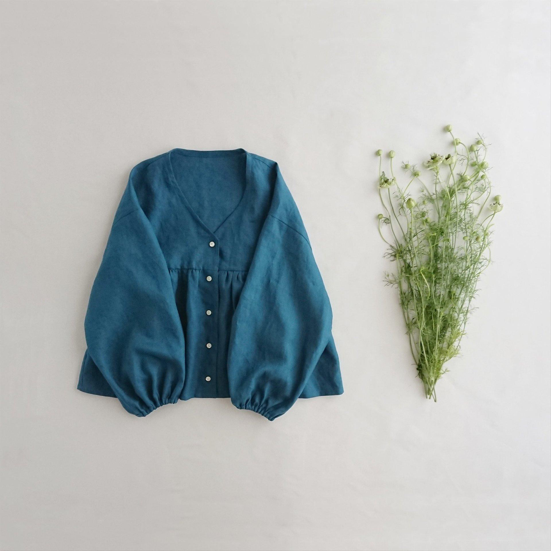 【SALE】リネンVネックギャザーブラウス　marine Blue