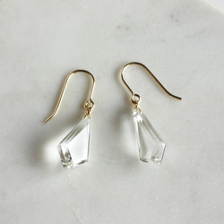 No. 834 水晶のピアス（gold） ピアス（フック・チェーン） Regulus