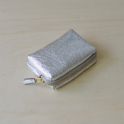 小さいマルチケース（シルバー） 小銭入れ・コインケース Hazuki