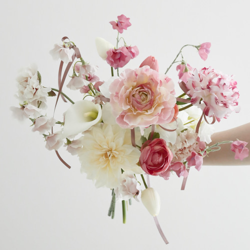 ラナンキュラスのバレエコアブーケ【ブートニア付き】 ブーケ Karen