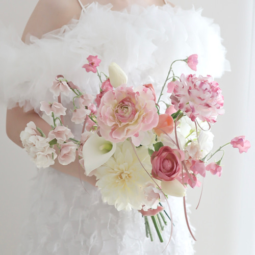 ラナンキュラスのバレエコアブーケ【ブートニア付き】 ブーケ Karen