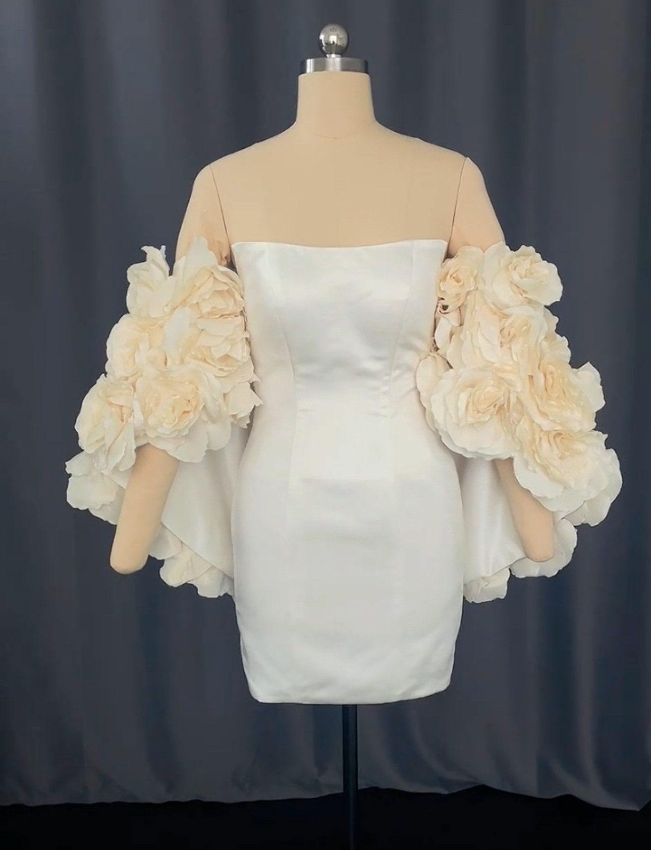 新作　シャンパン色　ホワイト　光沢サテン　ミニドレス　お花飾り　編み上げ　上品エレガントなシルエット卒業式衣装前撮り挙式