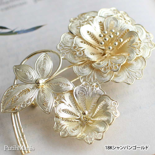 母の日○大きめお花のブローチ・ゴールド・銀線細工の花びらと蔦が