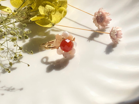 カーネリアンとオパールの小さなフラワーイヤーカフ◇天然石◇片耳◇イヤリング◇花❁⃘ 5枚目の画像