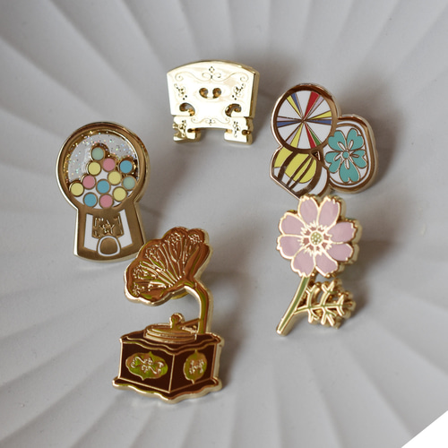 弦楽器の駒 ピンバッジ バイオリン チェロ ヴィオラ コントラバス