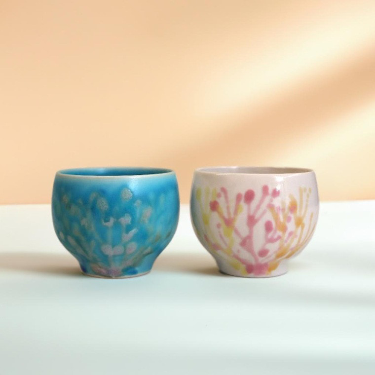 縁起の良い珊瑚ボウルペアセット 青色×純白  結婚祝  <名入れ対応可>【ギフトボックス＆紙袋付】