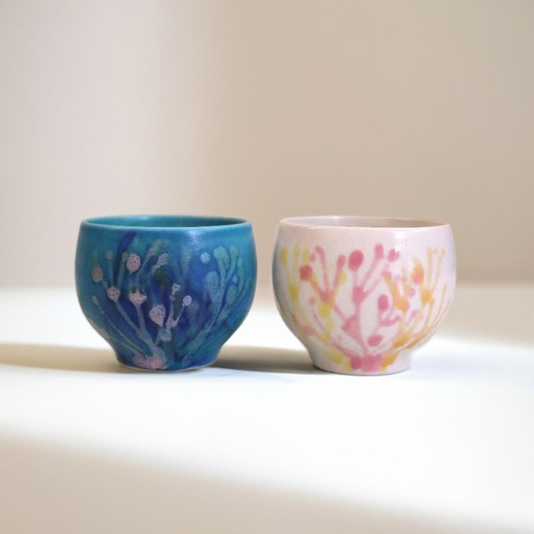 縁起の良い珊瑚ボウルペアセット 瑠璃紺×純白  結婚祝  <名入れ対応可>【ギフトボックス＆紙袋付】