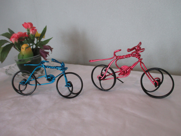★ワイヤークラフト　自転車　赤＆青　2台セット　ハンドメイド　ワイヤーアート　針金細工　赤横13㎝　高さ7.5㎝　幅5. 10枚目の画像