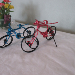 ★ワイヤークラフト　自転車　赤＆青　2台セット　ハンドメイド　ワイヤーアート　針金細工　赤横13㎝　高さ7.5㎝　幅5. 6枚目の画像