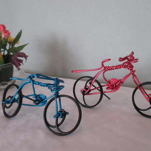 ☆ワイヤークラフト 自転車 赤＆青 2台セット ハンドメイド ワイヤー