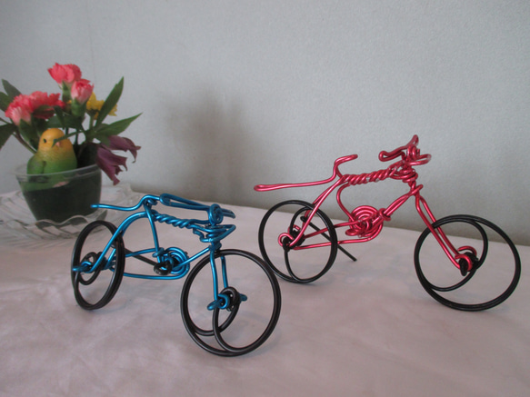 ★ワイヤークラフト　自転車　赤＆青　2台セット　ハンドメイド　ワイヤーアート　針金細工　赤横13㎝　高さ7.5㎝　幅5. 8枚目の画像