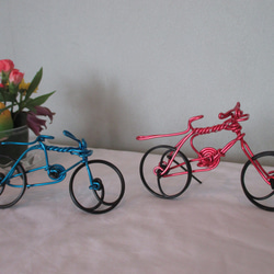 ★ワイヤークラフト　自転車　赤＆青　2台セット　ハンドメイド　ワイヤーアート　針金細工　赤横13㎝　高さ7.5㎝　幅5. 9枚目の画像
