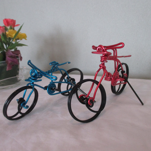 ☆ワイヤークラフト 自転車 赤＆青 2台セット ハンドメイド ワイヤー