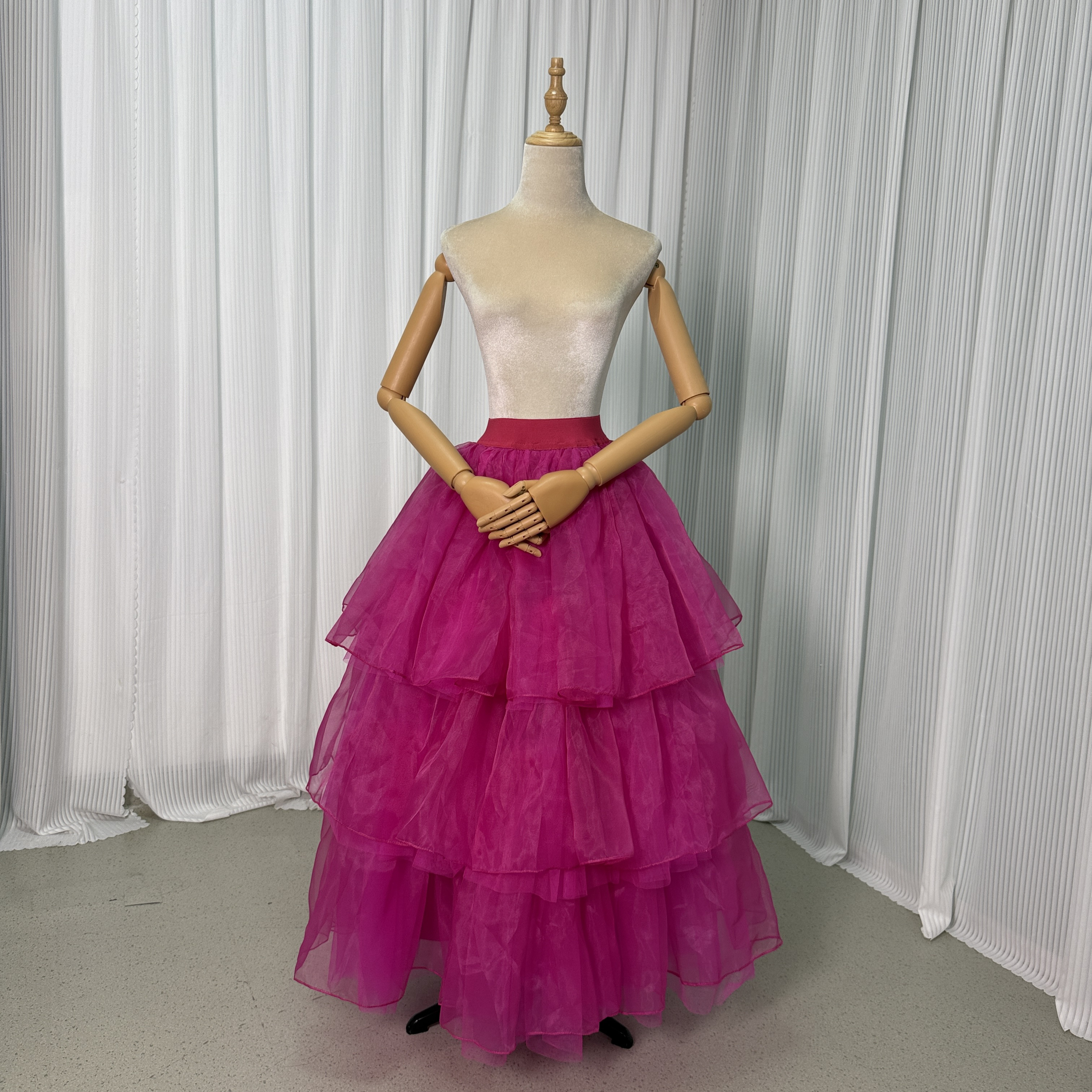 送料無料！オーバースカート ビビッドピンク オーガンジー ソフトチュール ミモレ丈 ストレッチ 派手な カラードレス
