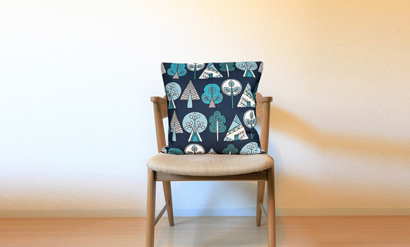 森林靠墊 2025 森林圖案背海軍藍 - 檜木香 - 第3張的照片