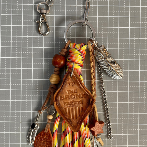 パラコードタッセル レザー バッグチャーム アメリカン バッグチャーム