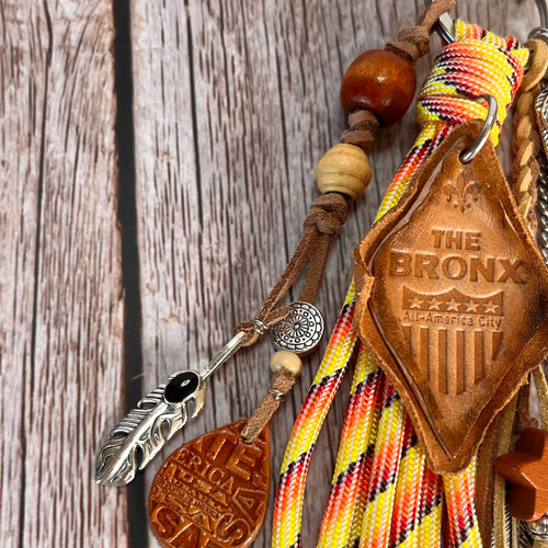 パラコードタッセル レザー バッグチャーム アメリカン バッグチャーム