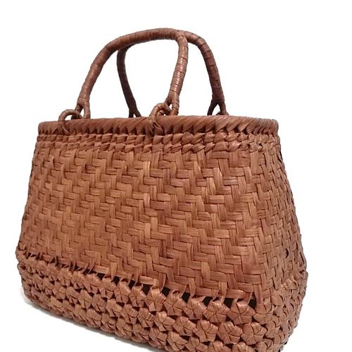 山葡萄バッグ台形四段花結び 新作山葡萄バッグ台形四段花結び かごバッグ 山葡萄バッグ魅力 通販