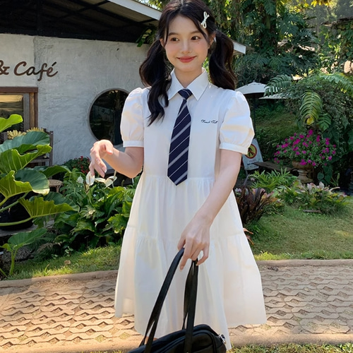 高級感減齢ゆったりミディアムワンピース女学院風雰囲気白スカートA字