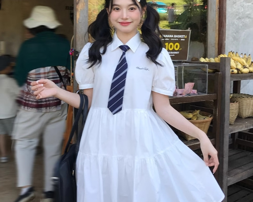 高級感減齢ゆったりミディアムワンピース女学院風雰囲気白スカートA字