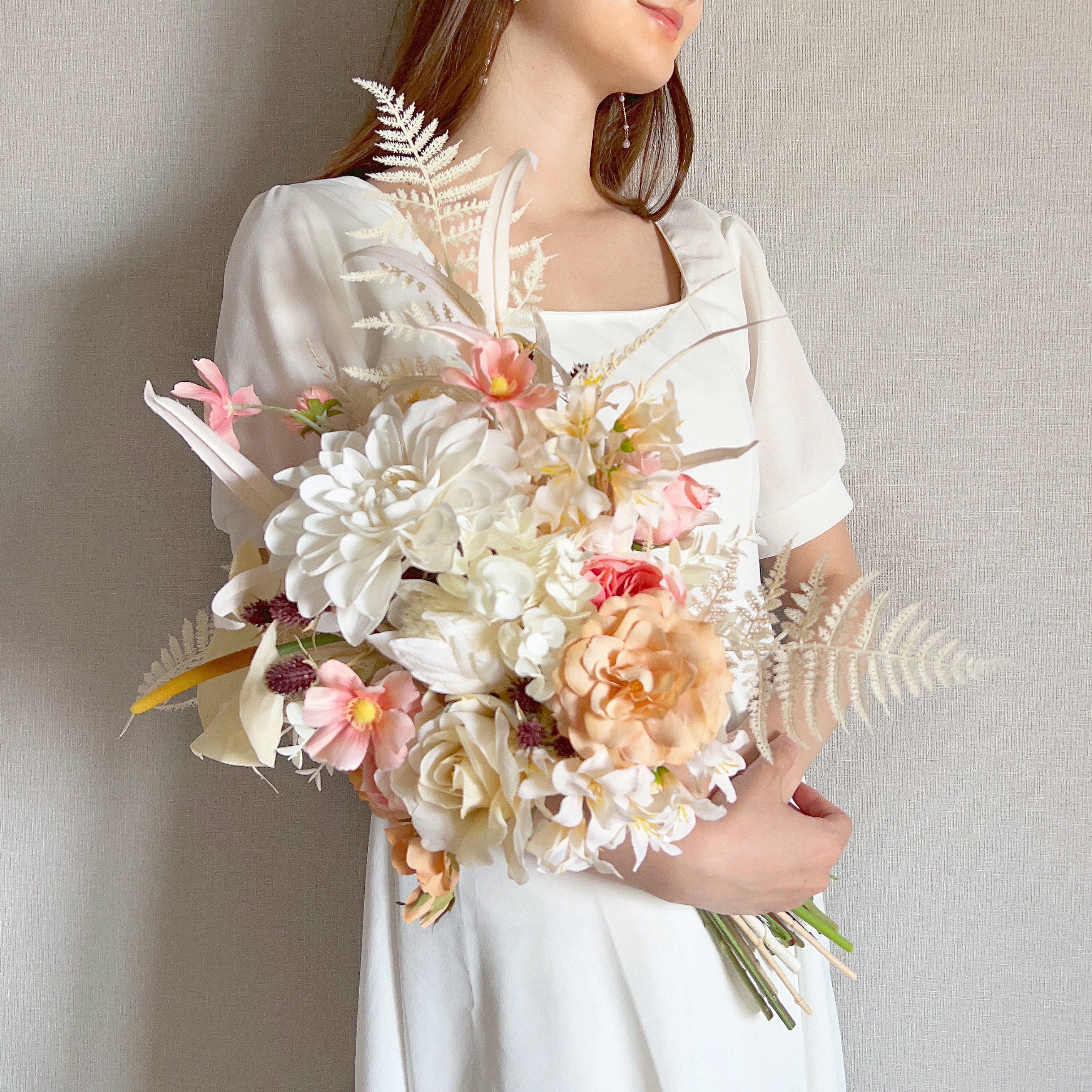 フェミニンリゾートブーケ♡クラッチブーケ　アーティフィシャルフラワー【オープンSALE中】ブートニア付