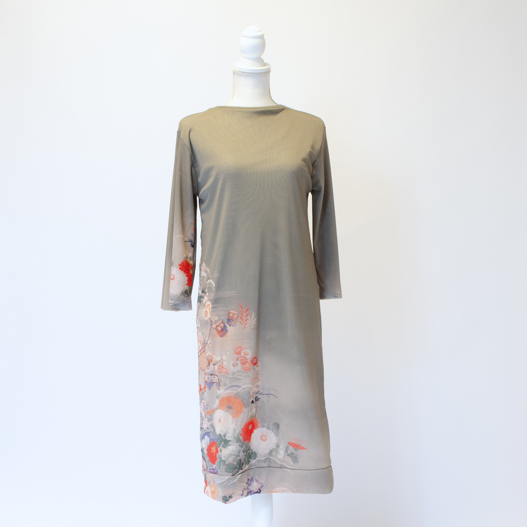 【完成品】O2 縁起づくし 花まみれ ワンピース