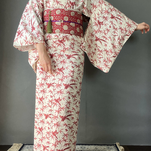 オフホワイト×レッド笹に鳥柄着物 着物 花鹿 kajika 通販