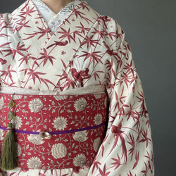 オフホワイト×レッド笹に鳥柄着物 着物 花鹿 kajika 通販