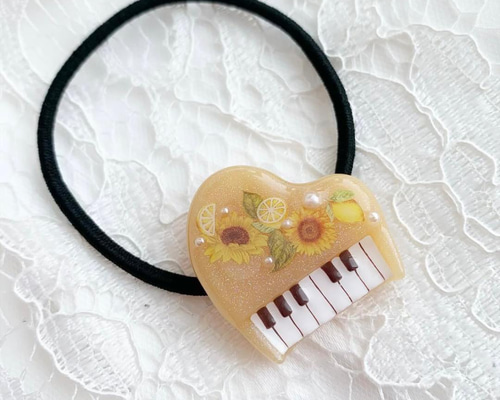 ひまわりとシェル入り グリーン ハートヘアゴム 2156】グランドピアノヘアゴム 向日葵とレモンデザイン ピアノ