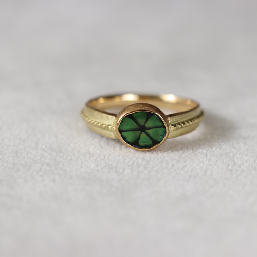美品　K18 トラピッチェエメラルドリング トラピッチェエメラルドリング【K18,K22】 | iichi 日々の暮らし